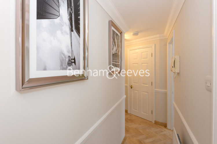 1  bedroom flat to rent in Trafalgar Gardens, Kensington, W8-image 15