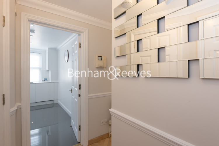 1  bedroom flat to rent in Trafalgar Gardens, Kensington, W8-image 17