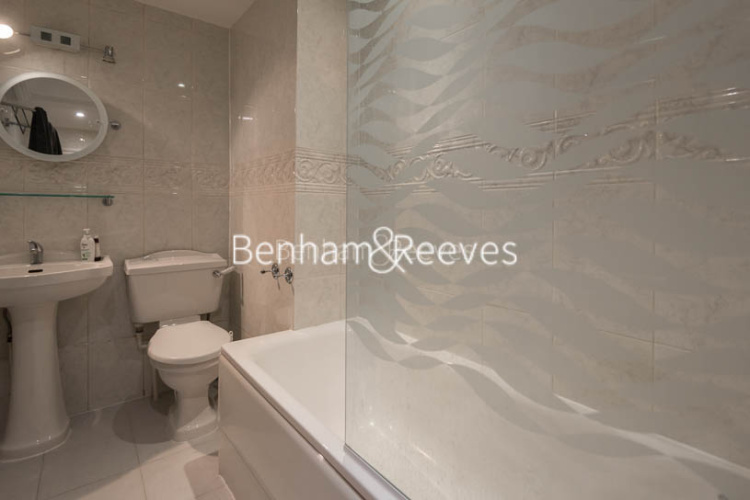 2 bedrooms flat to rent in Marloes Road, Kensington, W8-image 4