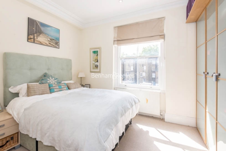 2  bedrooms flat to rent in Ashburn Gardens, Glouscester Road, SW7-image 6