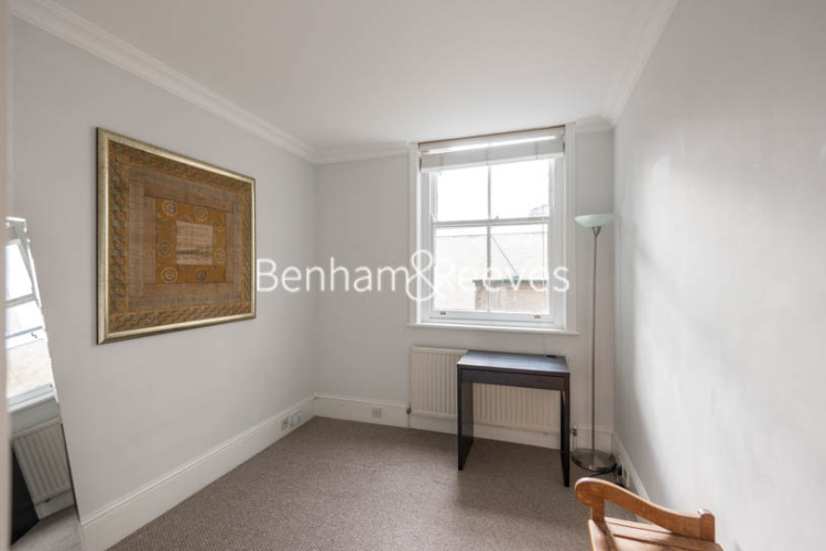 3  bedrooms flat to rent in Abingdon Road, Kensington, W8-image 3