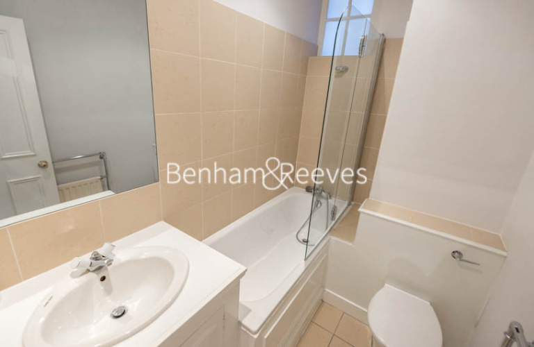 3 bedrooms flat to rent in Abingdon Road, Kensington, W8-image 4