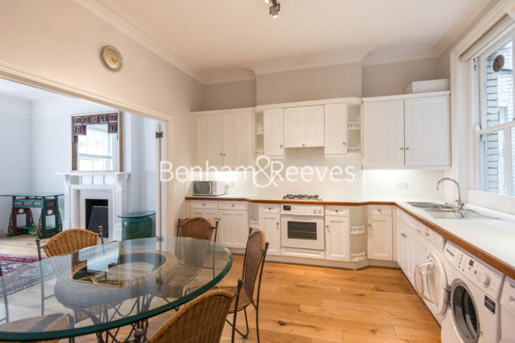 3  bedrooms flat to rent in Abingdon Road, Kensington, W8-image 7
