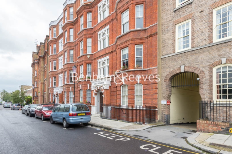 3 bedrooms flat to rent in Abingdon Road, Kensington, W8-image 9
