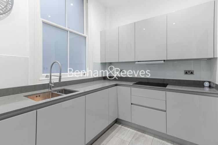 2  bedrooms flat to rent in Kensington Court, High Street Kensington, W8-image 2