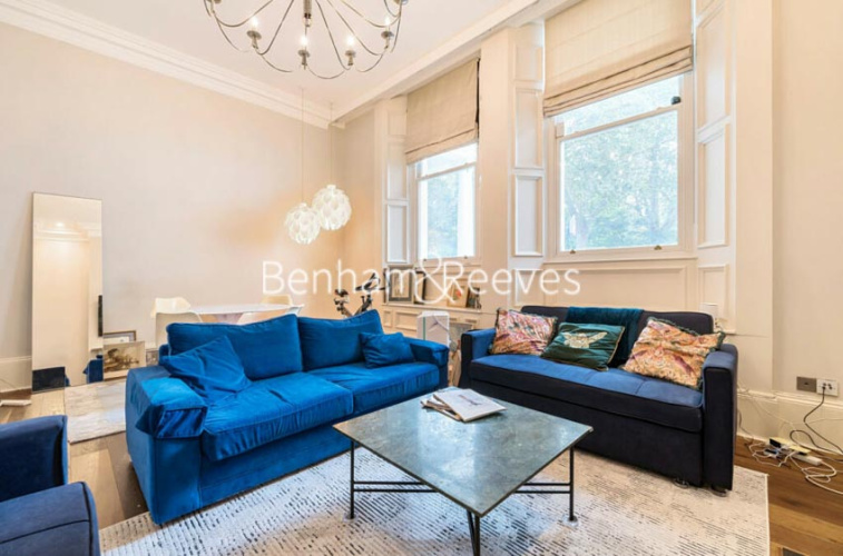 3  bedrooms flat to rent in Courtfield Gardens, Kensington, SW5-image 1