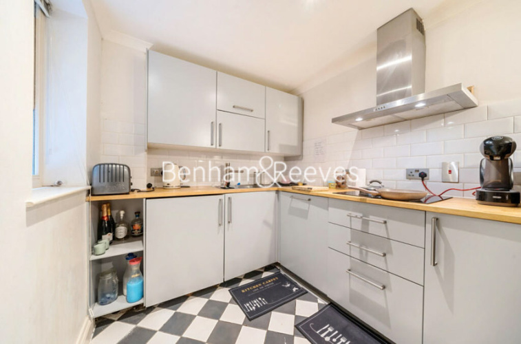 3  bedrooms flat to rent in Courtfield Gardens, Kensington, SW5-image 2