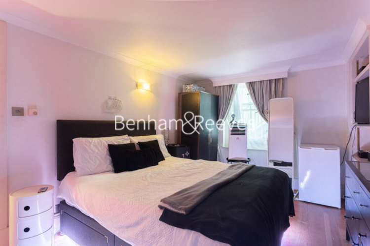 3  bedrooms flat to rent in Courtfield Gardens, Kensington, SW5-image 6