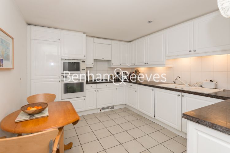 2  bedrooms flat to rent in Regent Court, Kensington, W8-image 2