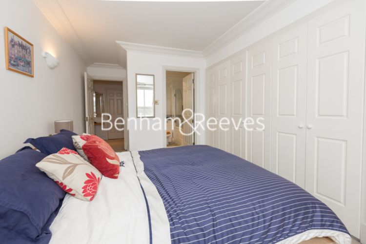 2  bedrooms flat to rent in Regent Court, Kensington, W8-image 9