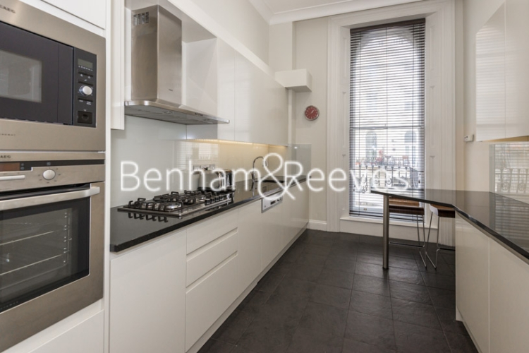 3 bedrooms flat to rent in Prince of Wales Terrace, Kensington, W8-image 2