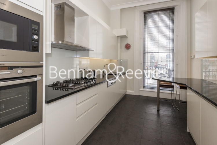 3  bedrooms flat to rent in Prince of Wales Terrace, Kensington, W8-image 2
