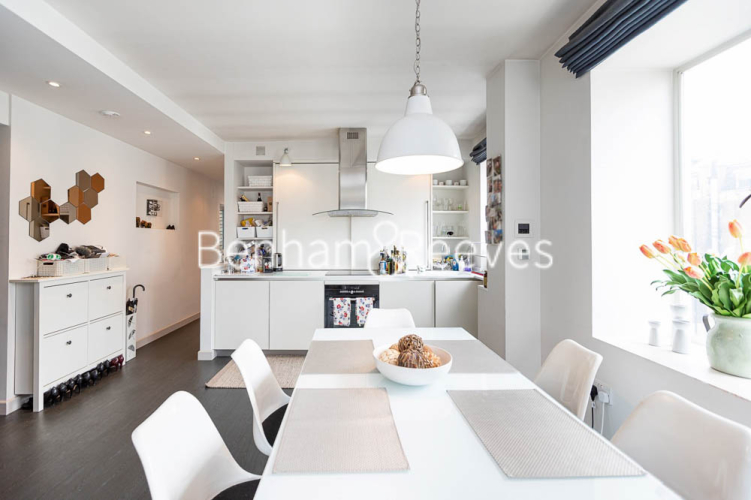 2 bedrooms flat to rent in Elvaston Place, Kensington, SW7-image 6