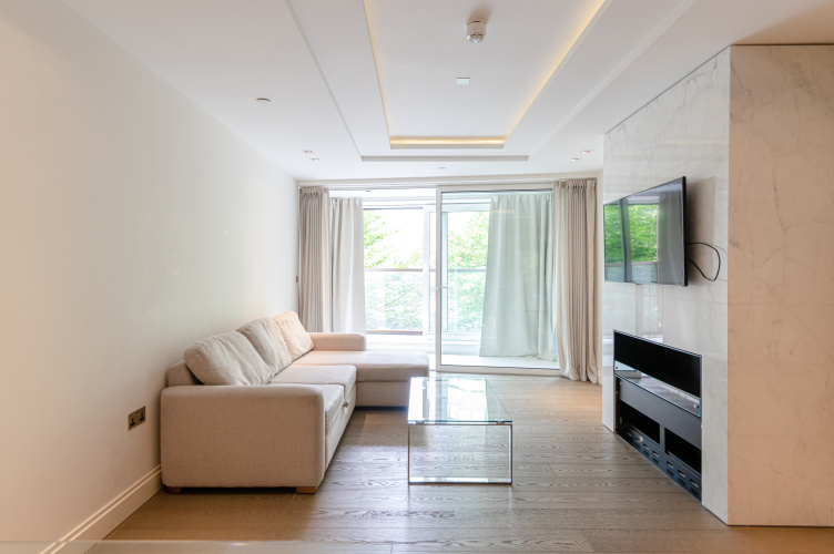 1  bedroom flat to rent in Kensington High Street, Kensington, W14-image 1