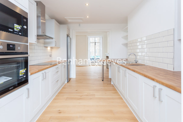 3  bedrooms flat to rent in Gloucester Road, Kensington, SW7-image 2