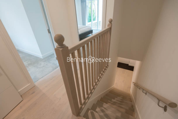2  bedrooms flat to rent in Sinclair Road, West Kensington,W14-image 9