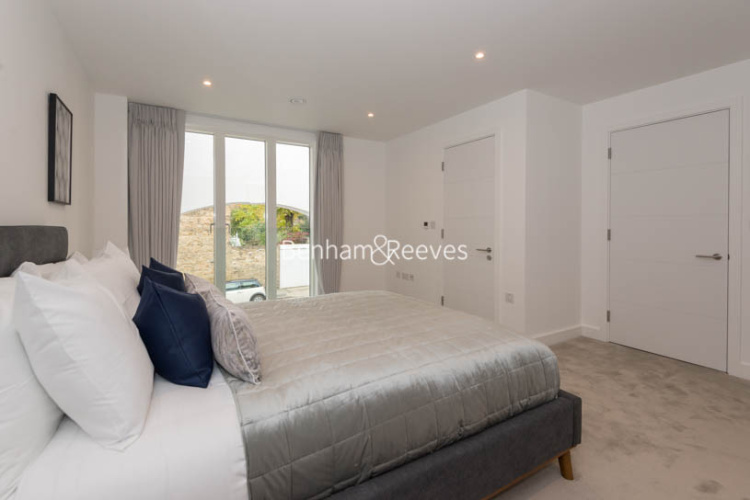 2  bedrooms flat to rent in Sinclair Road, West Kensington,W14-image 15