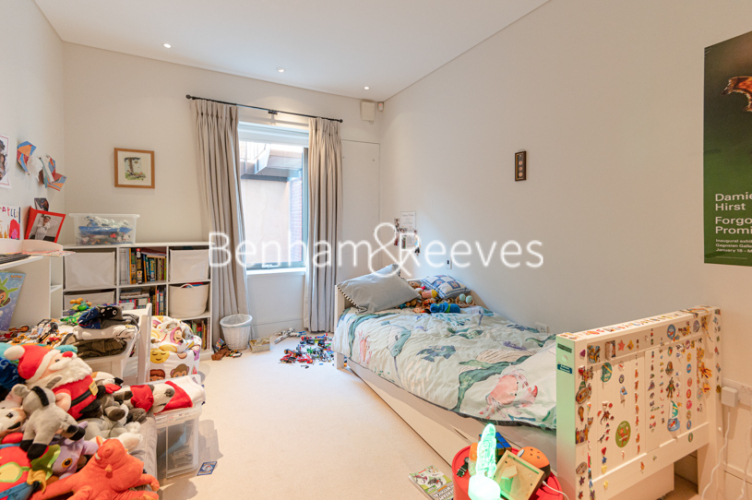 4 bedrooms flat to rent in Thornwood Gardens, Kensington, W8-image 16