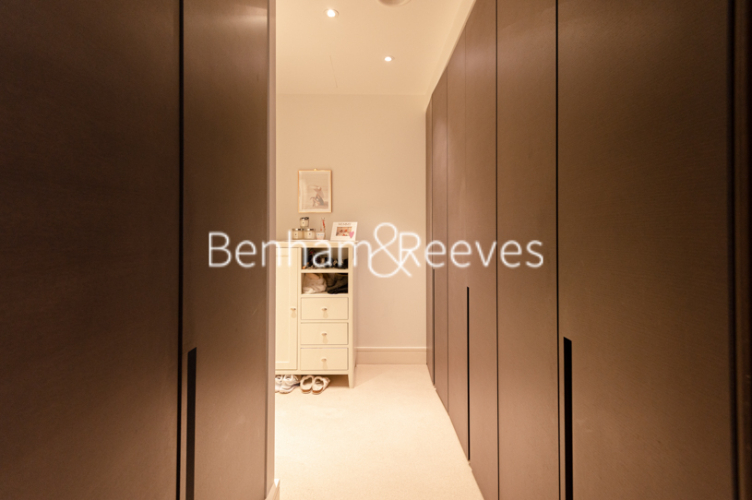 4 bedrooms flat to rent in Thornwood Gardens, Kensington, W8-image 18