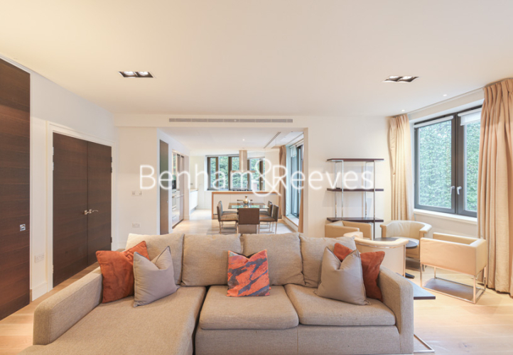 3 bedrooms flat to rent in Thornwood Gardens, Kensington, W8-image 1