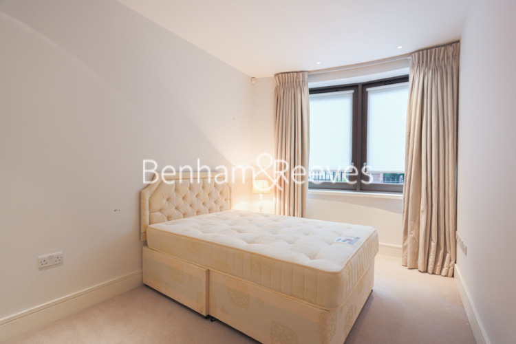3 bedrooms flat to rent in Thornwood Gardens, Kensington, W8-image 4