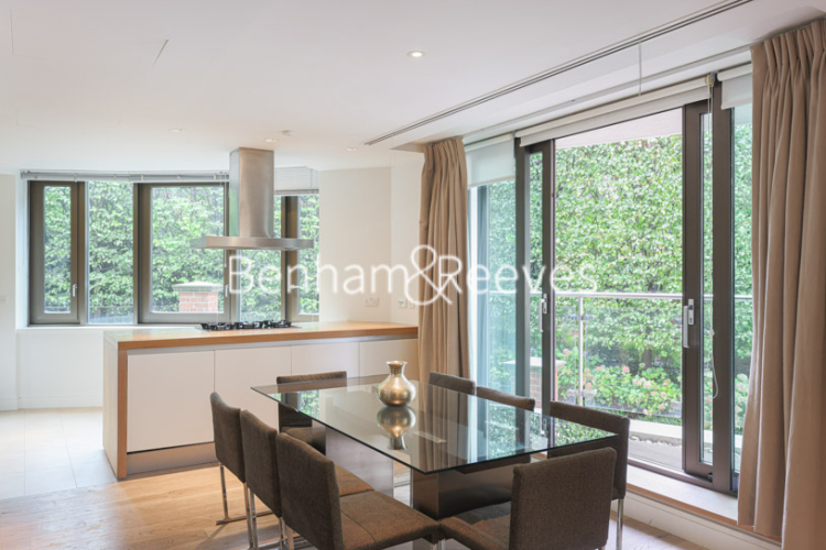 3  bedrooms flat to rent in Thornwood Gardens, Kensington, W8-image 10