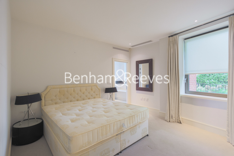 3  bedrooms flat to rent in Thornwood Gardens, Kensington, W8-image 18