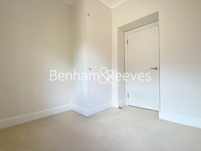 2  bedrooms flat to rent in Courtfield Road, South Kensington, SW7-image 10