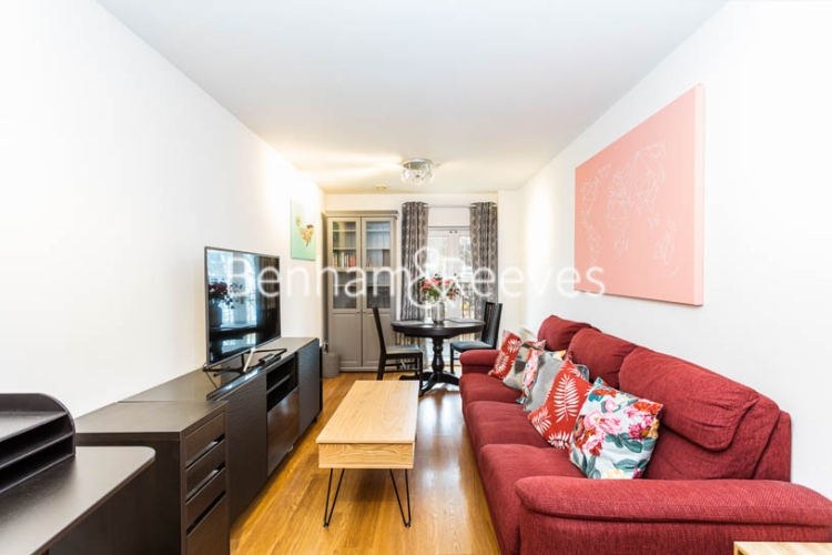 1 bedroom flat to rent in Ashmore House, Russell Road, W14-image 1