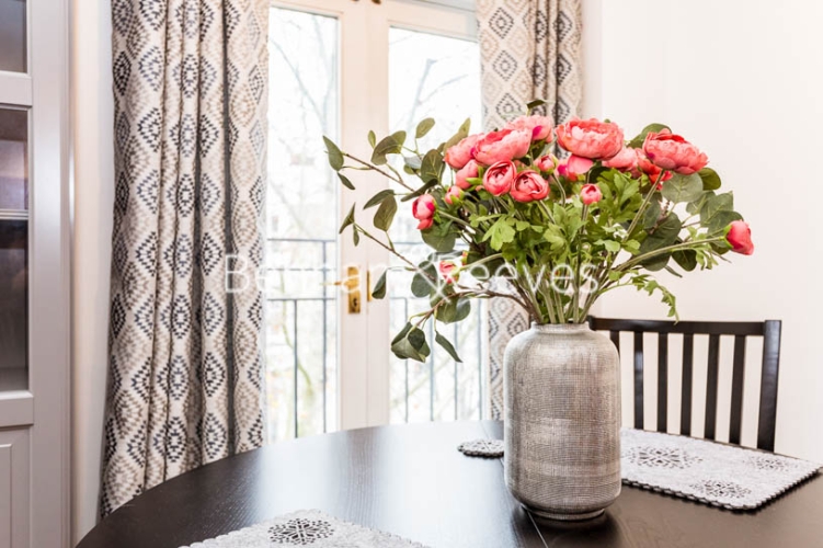 1 bedroom flat to rent in Ashmore House, Russell Road, W14-image 5