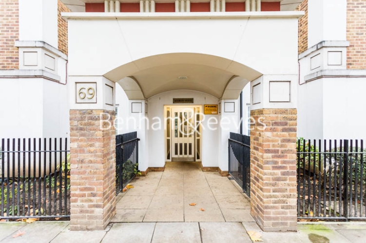 1 bedroom flat to rent in Ashmore House, Russell Road, W14-image 10