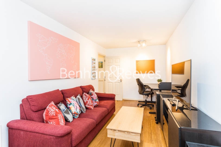 1 bedroom flat to rent in Ashmore House, Russell Road, W14-image 11