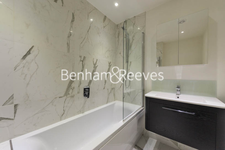 4  bedrooms flat to rent in Lexham Gardens, Kensington, W8-image 9