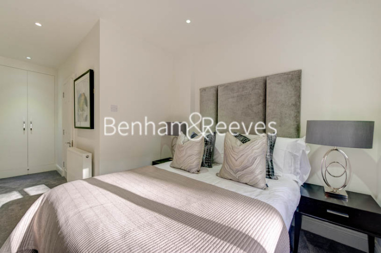 4 bedrooms flat to rent in Lexham Gardens, Kensington, W8-image 10