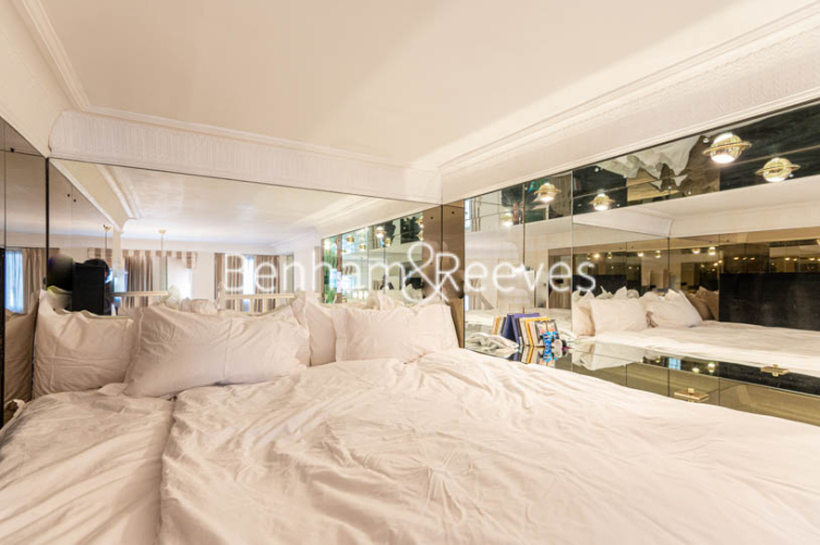 Studio flat to rent in Kensington Court Mews, Kensington, W8-image 4
