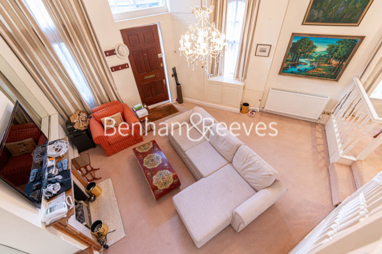 Studio flat to rent in Kensington Court Mews, Kensington, W8-image 11