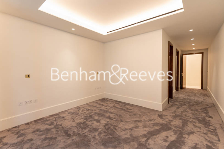 1 bedroom flat to rent in Lancer Square, Kensington, W8-image 8