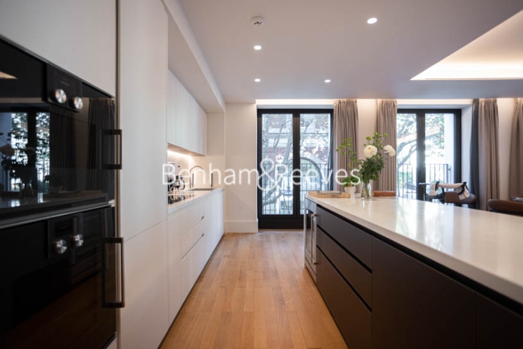 2 bedrooms flat to rent in Lancer Square, Kensington, W8-image 8