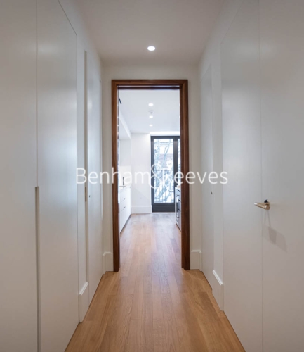 2 bedrooms flat to rent in Lancer Square, Kensington, W8-image 10