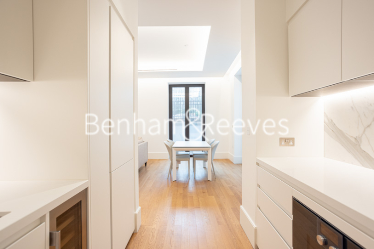1 bedroom flat to rent in Lancer Square, Kensington, W8-image 10