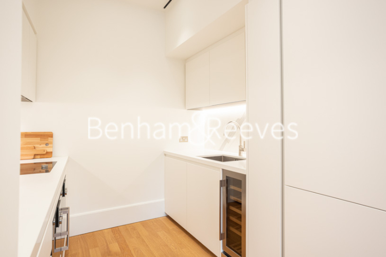 1 bedroom flat to rent in Lancer Square, Kensington, W8-image 15