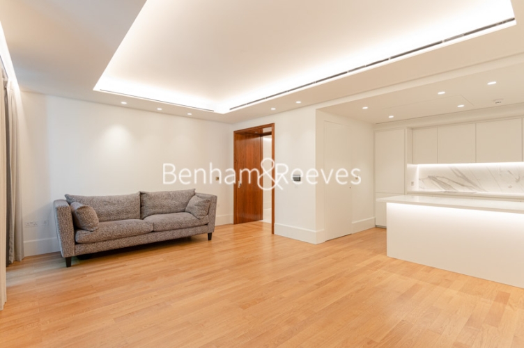 1 bedroom flat to rent in Lancer Square, Kensington, W8-image 2