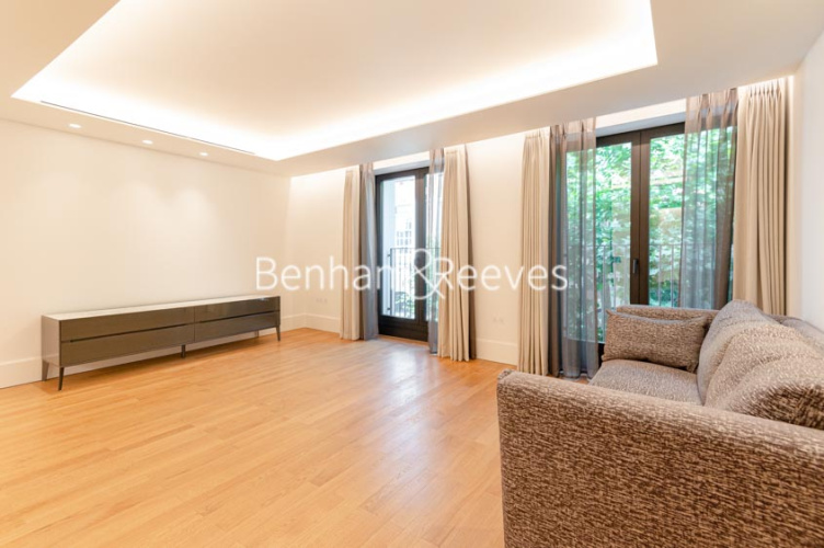 1 bedroom flat to rent in Lancer Square, Kensington, W8-image 4