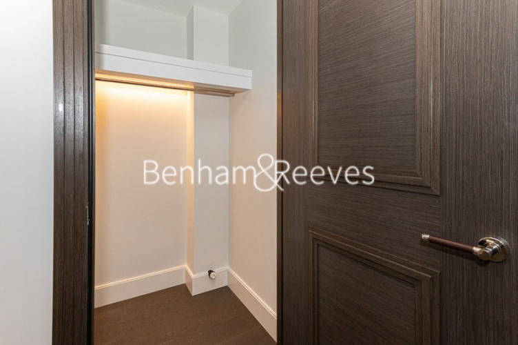 1 bedroom flat to rent in Sherrin House, Royal Warwick Square, W14-image 11