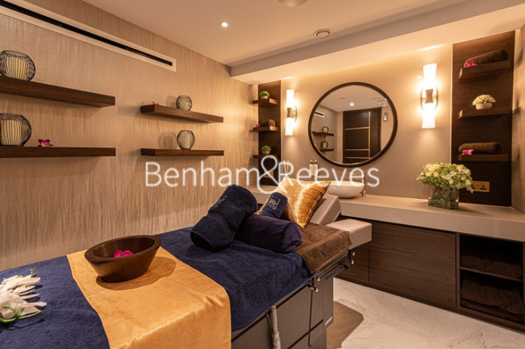 1 bedroom flat to rent in Sherrin House, Royal Warwick Square, W14-image 18