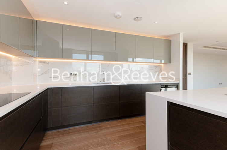 4  bedrooms house to rent in Sherrin House, Royal Warwick Square, W14-image 2
