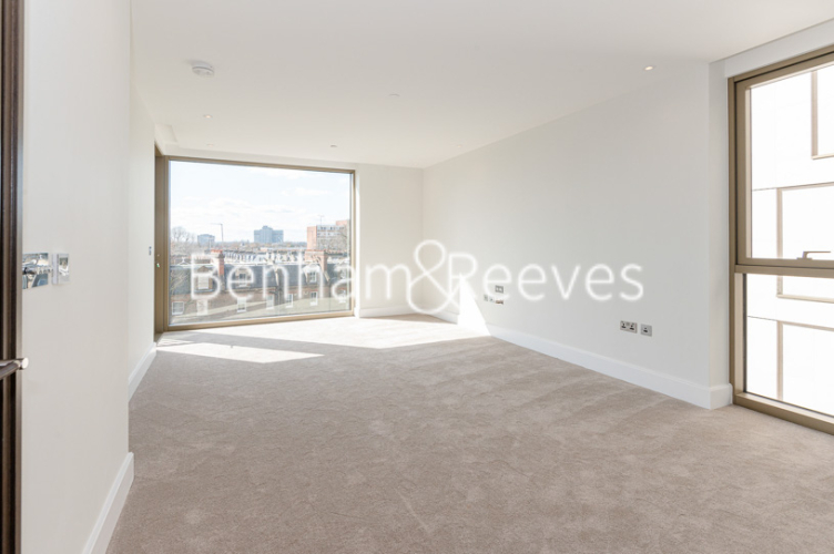 4  bedrooms house to rent in Sherrin House, Royal Warwick Square, W14-image 13