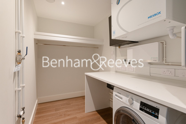 4  bedrooms house to rent in Sherrin House, Royal Warwick Square, W14-image 17