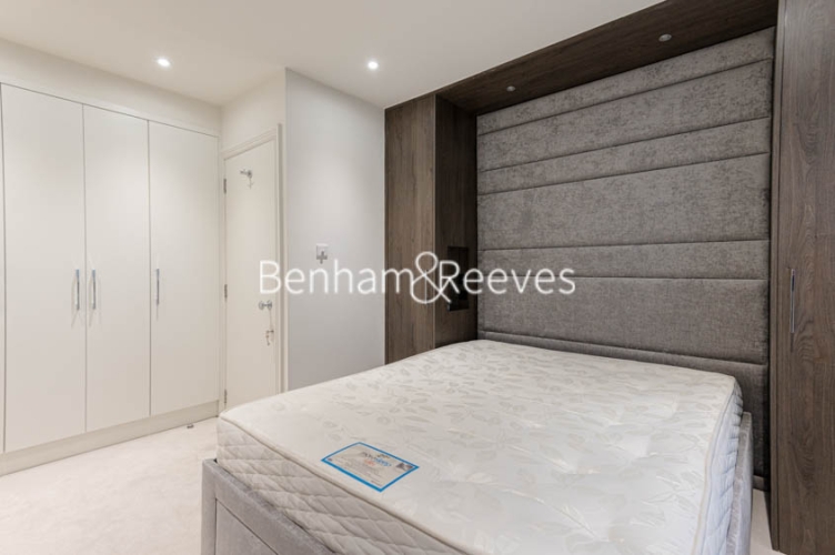 1 bedroom flat to rent in Vicarage Gate, Kensington High Street, W8-image 3