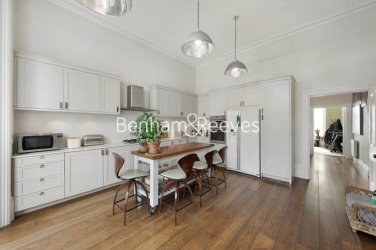 5 bedrooms flat to rent in Holland Park, Kensington, W11-image 2